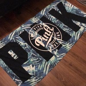 🌴 PINK Victoria’s Secret beach towel ☀️